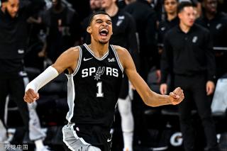 一个不断超 一个不断超